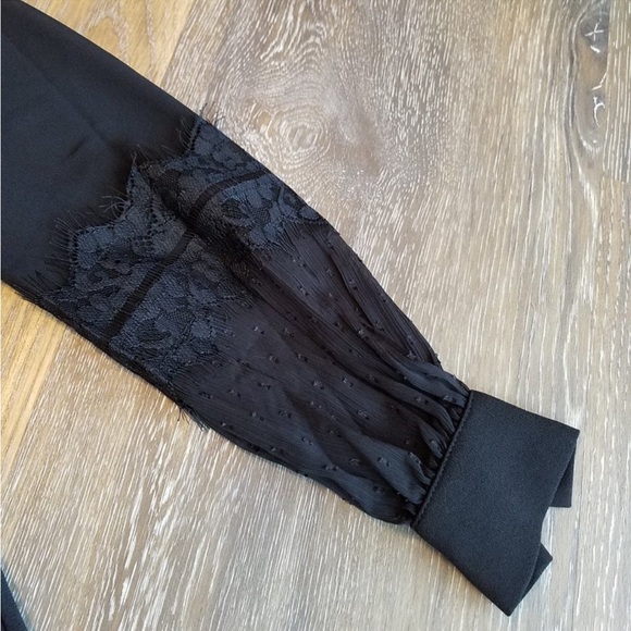 ANN TAYLOR SIZE 0P BLACK SHIFT DRESS WITH  LACE DETAILED SHEER LONG SLEEVES - Picture 3 of 5